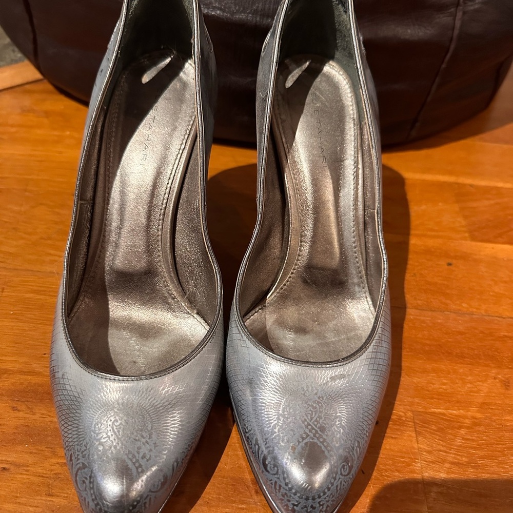 Elie Tahari Metallic Gray Heels